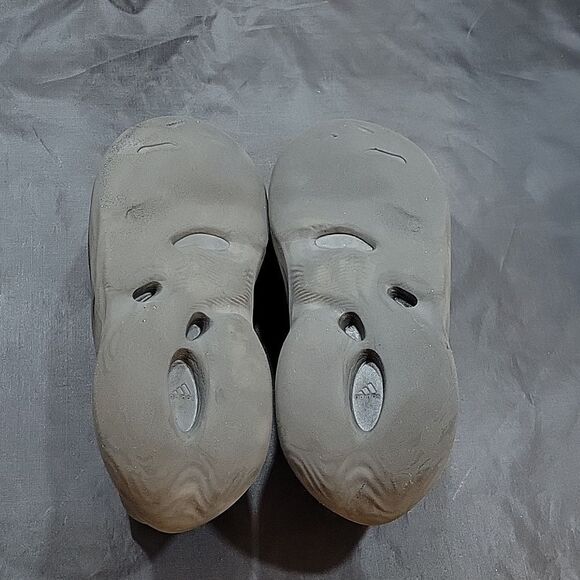 ADIDAS YEEZY FOAM RUNNER 'STONE SAGE (TD) - Picture 11 of 16